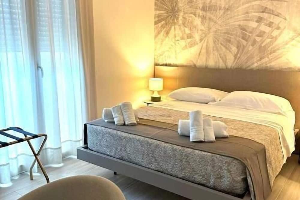 THE ROOMS