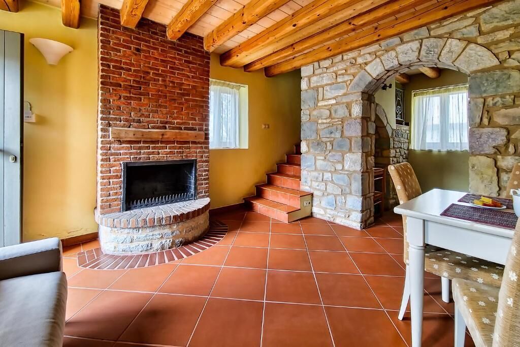 شقة إستديو بريميم - برواق - منظر للفناء | المنشأة من الداخل