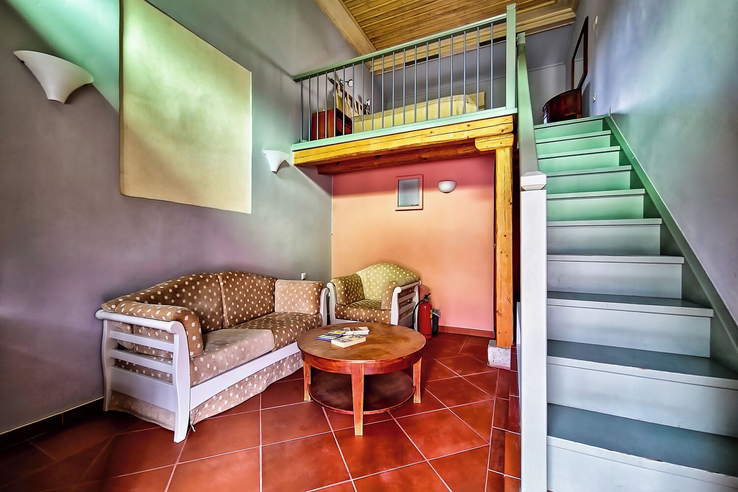 Habitación superior, patio, vista al patio | Wifi gratis 