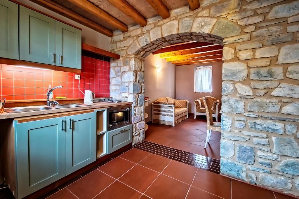 Premium Studio, Patio, Courtyard View | Private kitchen