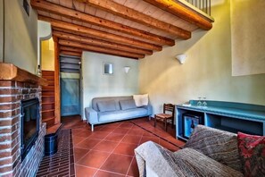 Habitación Premium, patio, vistas al patio | Zona de estar