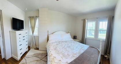 Cozy Capital House - Downtown JC - Perfect for Families & Work Trips
