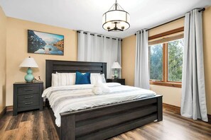 8 habitaciones, escritorio y tabla de planchar con plancha 