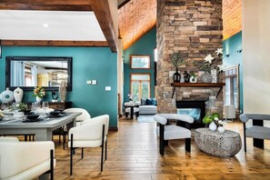 Interior - Location Chalet Step to Village/Extra Large Hottub (The Blue Mountains)