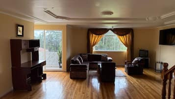 Family House, Balcony, Garden View | Living area