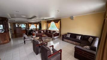 Family House, Balcony, Garden View | Living area