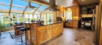 Large multi bedroom Historic home, great for large families