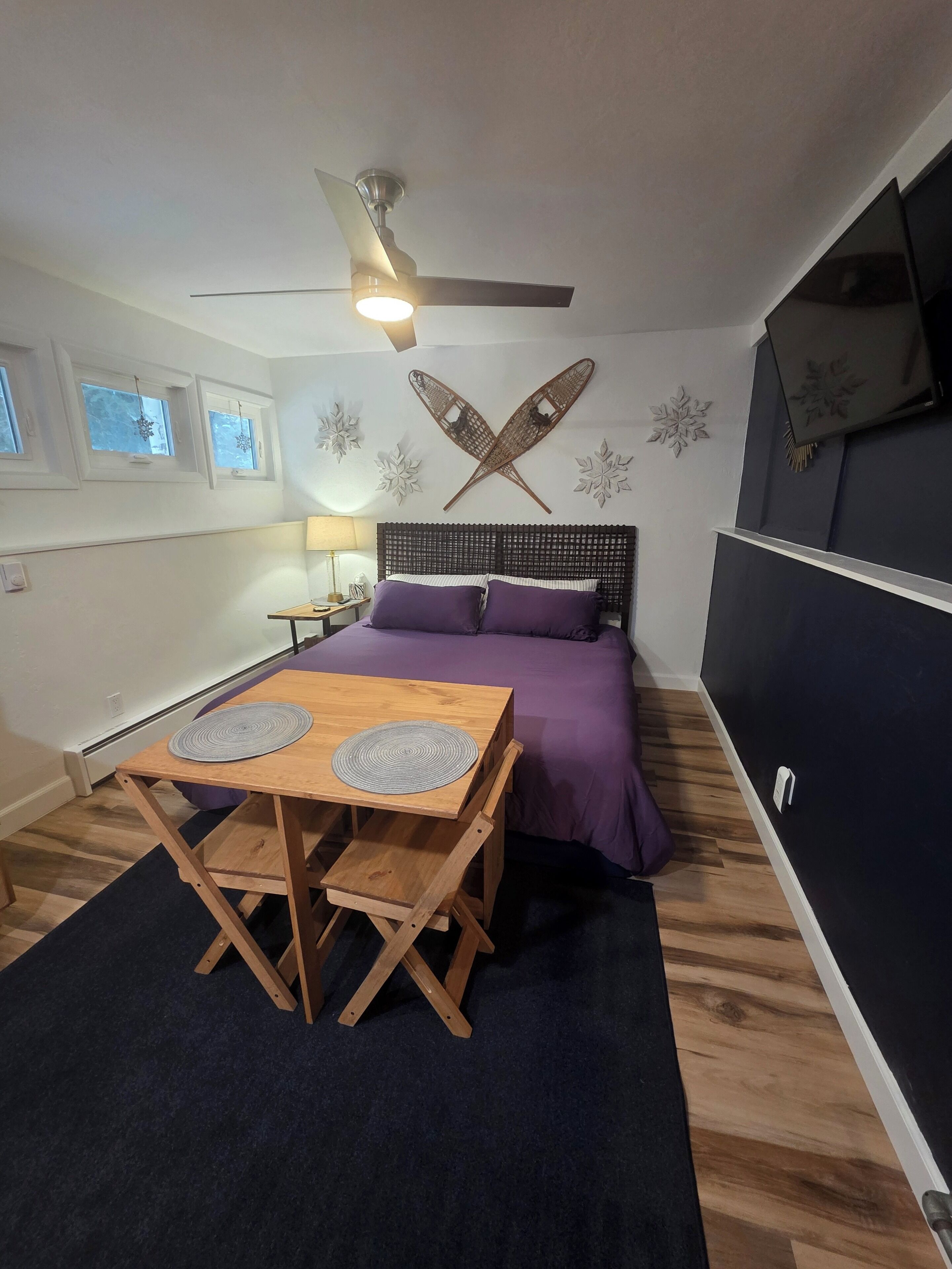 1 dormitori, planxa i posts de planxar, wifi i roba de llit 