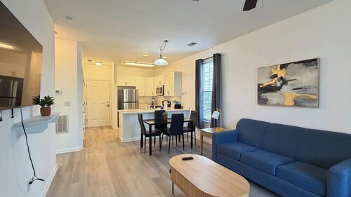 Peaceful Golf Course Retreat,2BR First-Floor Condo