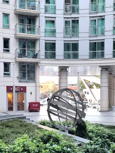 River Thames Luxury Apartment