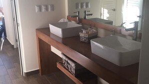 Unclassified image, 4 of 10, button - Three Bedroom Ocean Front (Bajos de Chila)