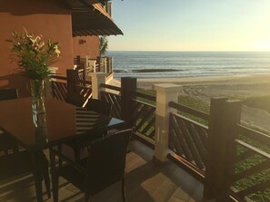 Outdoor dining - Three Bedroom Ocean Front (Bajos de Chila)