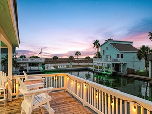 Terrace/patio - Canal-Front Retreat w/ Bay Access & TX Sunsets (Jamaica Beach)