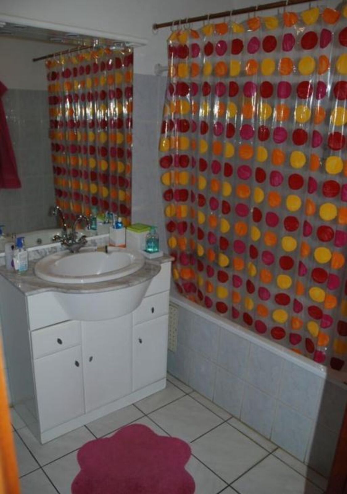 Secador de pelo y toallas