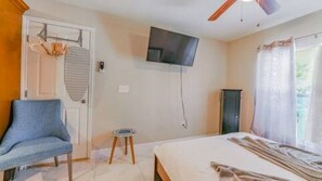 1 bedroom, WiFi, bed sheets - Cozy 1-bedroom studio in gorgeous Tampa with AC (Tampa)