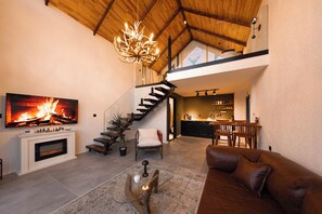 Luxury-Bungalow, eigener Pool, zum Garten hin | Wohnbereich