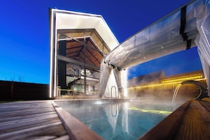 Bangalô superluxo, piscina particular, no jardim | Terraço/pátio