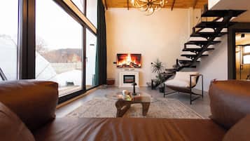 Luxury Bungalow, Private Pool, Garden Area | Television