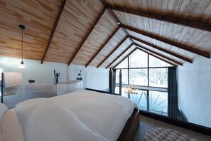 Lyxbungalow - privat pool - trädgård | Skrivbord, arbetsyta för laptop och gratis wi-fi