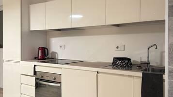 Microones, forn, placa de cuina i rentaplats