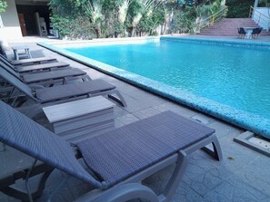 Kolam renang outdoor