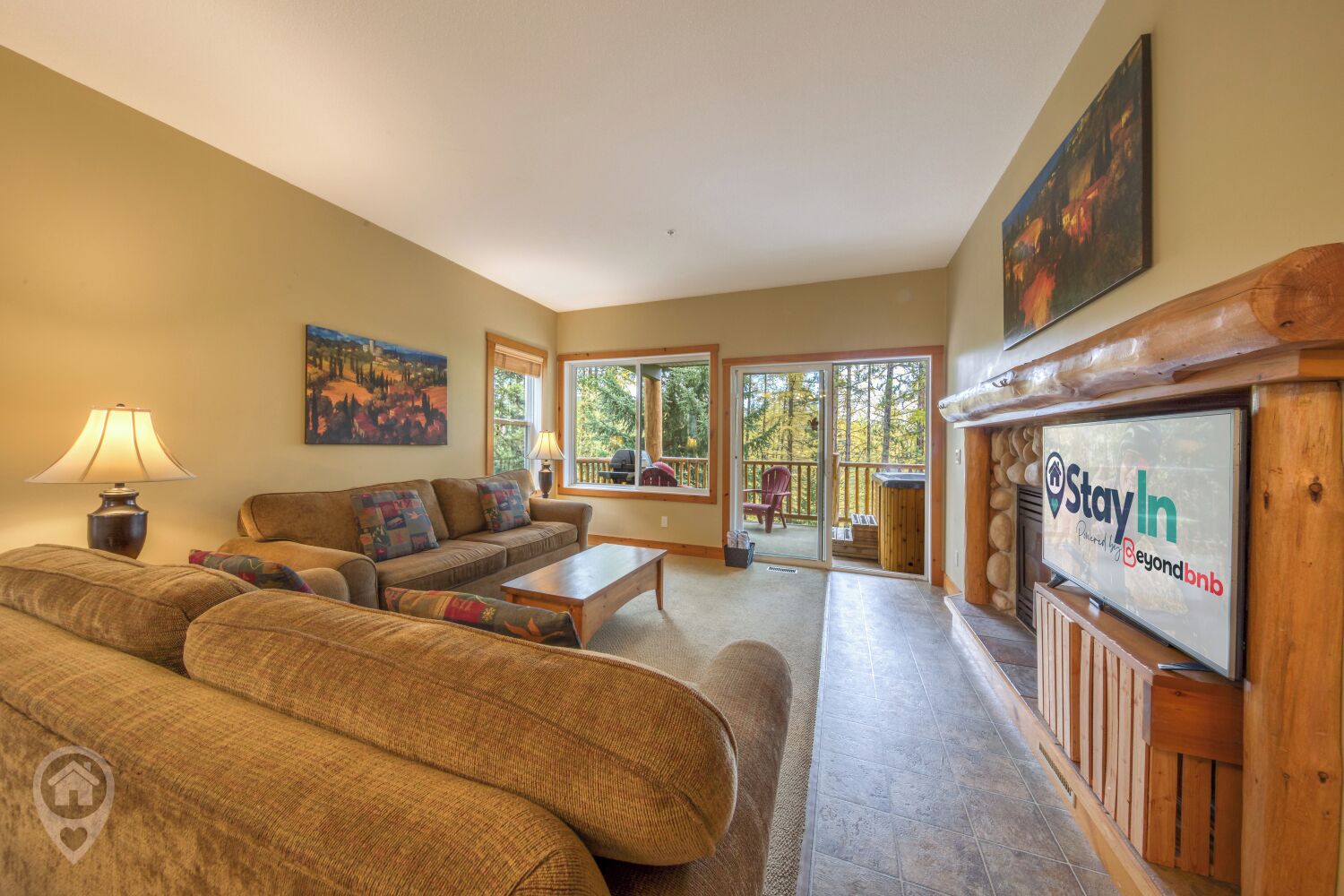 Télévision, cheminée