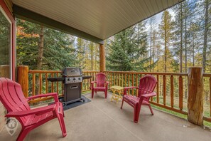 Property grounds - 2BR Kimberley Ridge Condo – Hot Tub & Ski Access (Kimberley)
