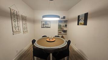 Family Bungalow | Dining