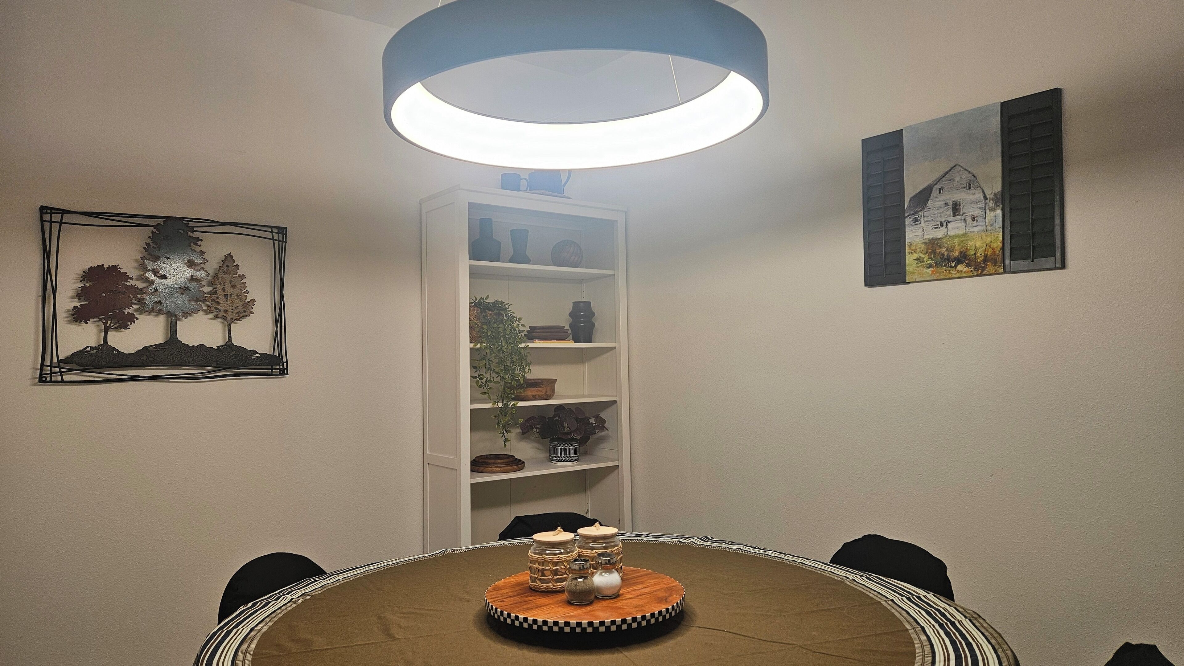 Family Bungalow | Dining