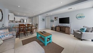 Living area - Three Bedroom Three Bath Beachfront (South Padre Island)