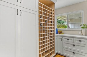 Interior - Beautiful 4-bedroom house in quiet Aptos perfect for relaxing stays! (Aptos)