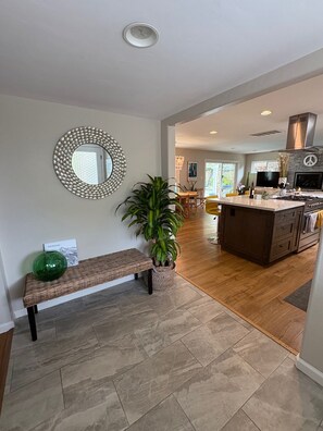 Interior - Beautiful 4-bedroom house in quiet Aptos perfect for relaxing stays! (Aptos)