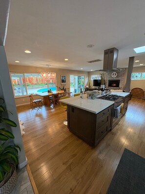 Interior - Beautiful 4-bedroom house in quiet Aptos perfect for relaxing stays! (Aptos)