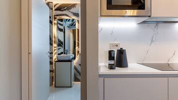 Apartment, 1 King-Bett und Schlafsofa, Küche, Blick auf den Innenhof