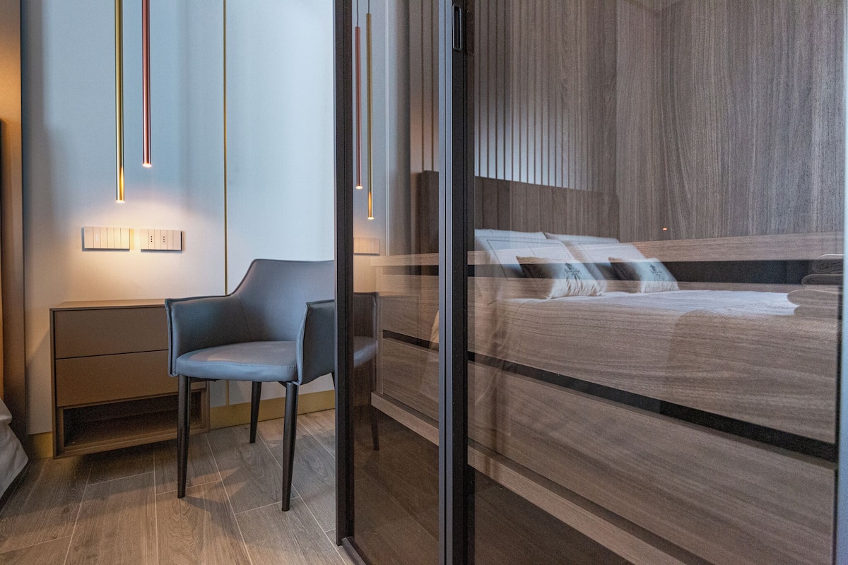 Apartment, 1 King Bed with Sofa bed, Kitchen, Courtyard View | Blackout curtains, soundproofing, iron/ironing board, free WiFi