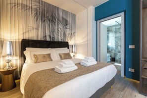 Habitación, baño privado, vistas a la ciudad