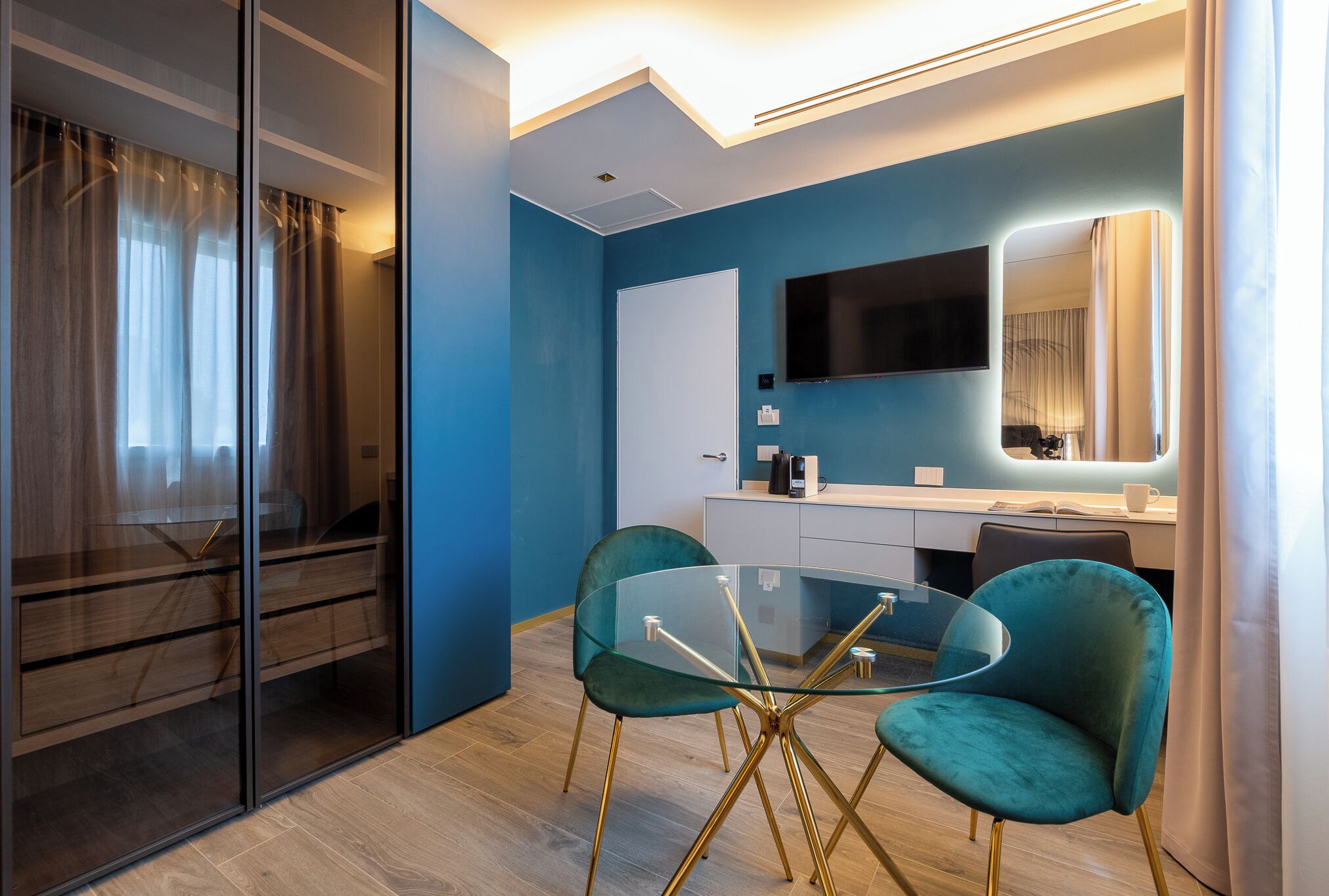 Chambre, salle de bains privée, vue ville | Restauration