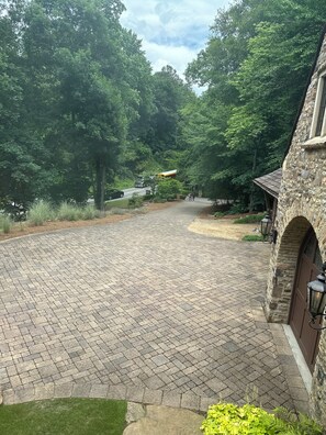 Property grounds - 2-bedroom apartment in amazing Marietta with AC and comfort (Marietta)