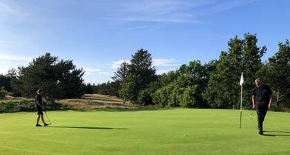 Apartment on golf course near the North Sea