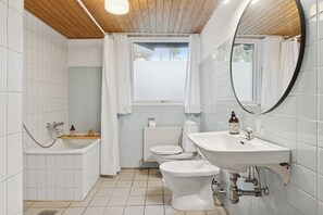 Shower, hair dryer - Summer House in Grønhøj Beach (Løkken)