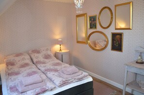 8 Schlafzimmer, Bügeleisen/Bügelbrett, kostenloses WLAN