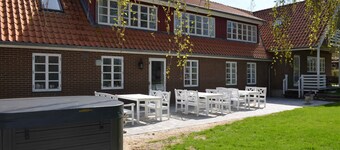 Large holiday home in seaside hotel style