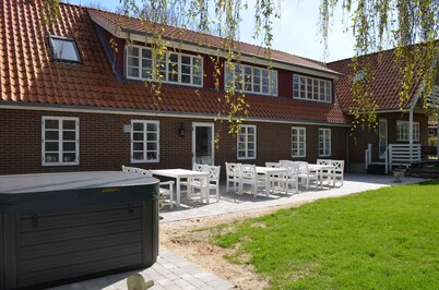 Large holiday home in seaside hotel style