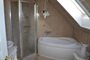 Shower - Large holiday home in seaside hotel style (Ans)