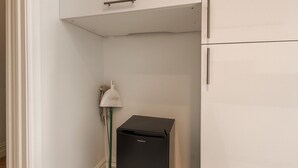 Unclassified image, 4 of 13, button - Cozy Harlem Brownstone 1BR Washer & Dryer (New York)