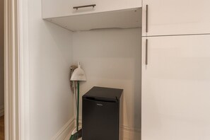 Interior - Cozy Harlem Brownstone 1BR Washer & Dryer (New York)