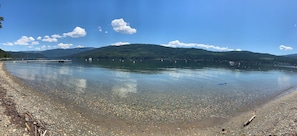 Beach - St. Ives North Shuswap Resort on waterfront (Saint Ives)