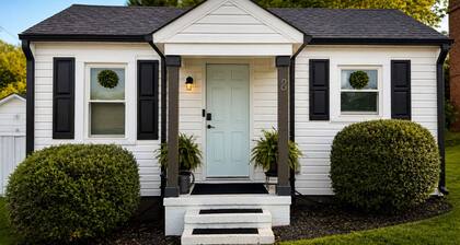 Belmont Bliss Walkable Downtown + Cozy Comfort Family-friendly Sparkling Clean