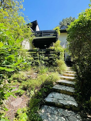 Property grounds - Seignosse Océan Family patio villa 5/6 persons - Garden and terraces - Walking distance to the beach (SEIGNOSSE)