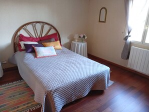 4 bedrooms, free WiFi - Quartier du Lac, Saint-Pée/Nivelle, villa 8 couchages (ST PEE SUR NIVELLE)